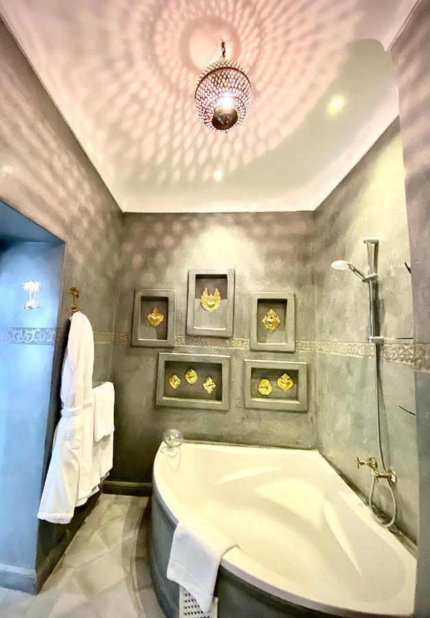 Riad Dar Adal Exclusivite 2 A 6 Personnes Petit Dejeuner Compris Place Jemaa El Fna Marrakesh Exterior photo