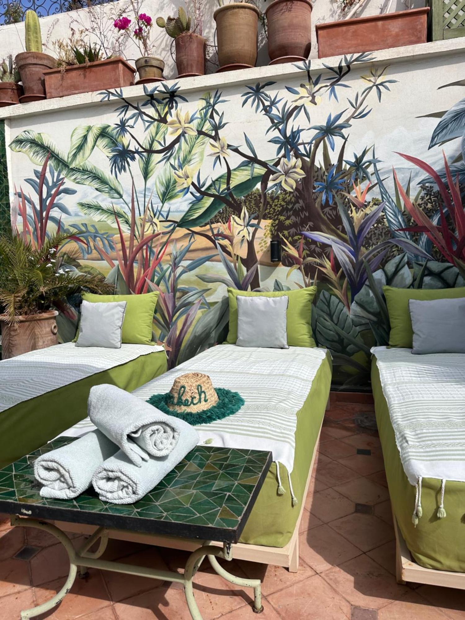 Riad Dar Adal Exclusivite 2 A 6 Personnes Petit Dejeuner Compris Place Jemaa El Fna Marrakesh Exterior photo