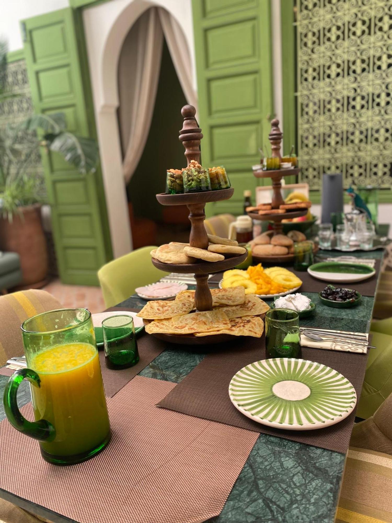 Riad Dar Adal Exclusivite 2 A 6 Personnes Petit Dejeuner Compris Place Jemaa El Fna Marrakesh Exterior photo